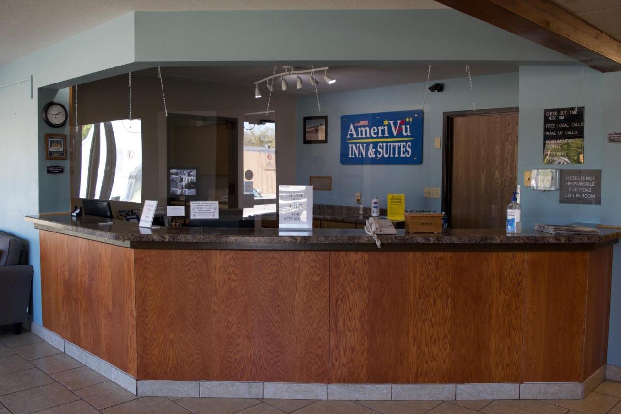 Amerivu Inn And Suites Shawano Wi Bagian luar foto